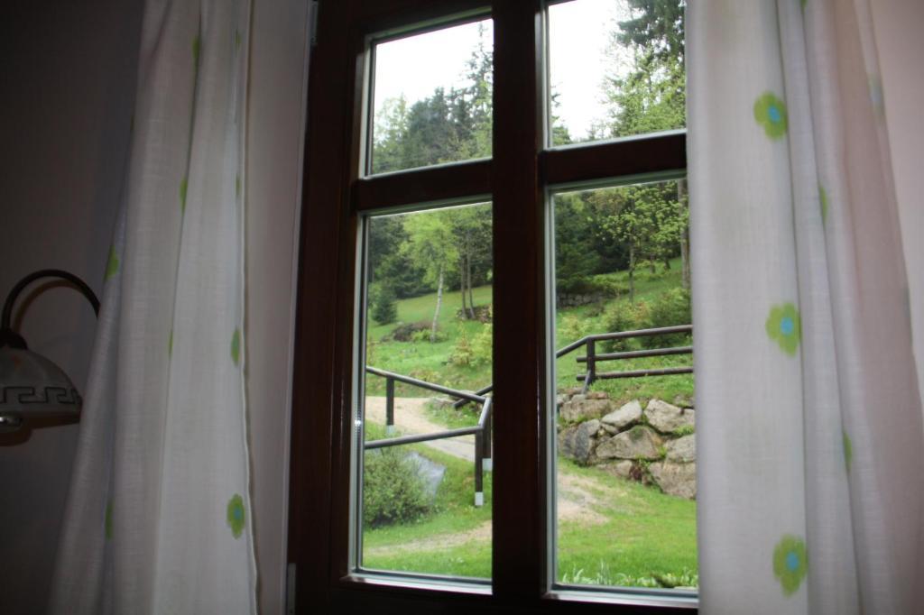 Balada Horska Chata Bedrichov  Bilik gambar