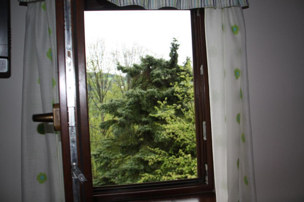 Balada Horska Chata Bedrichov  Bilik gambar